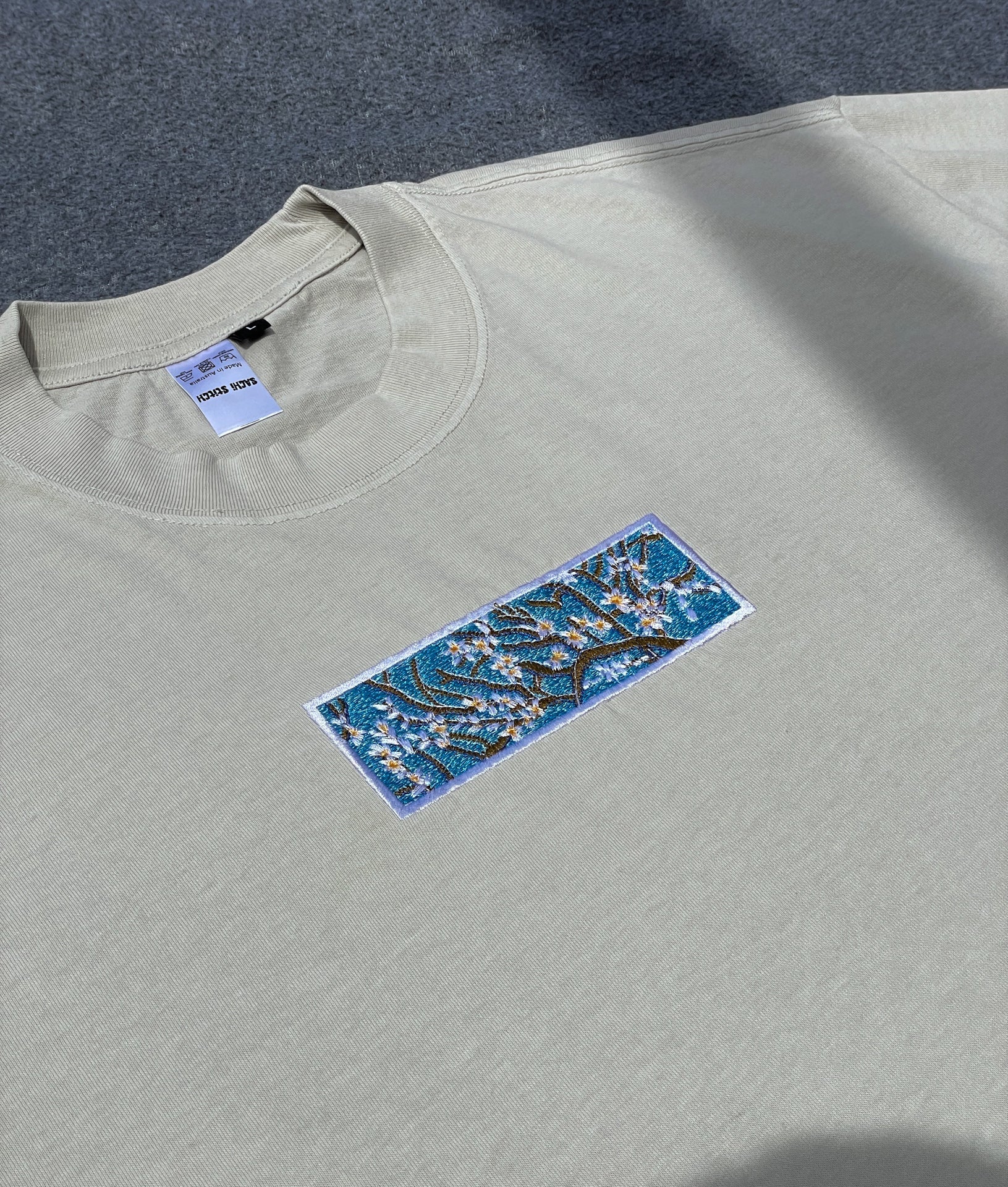 ALMOND BLOSSOM T - SHIRT - Sachistitch