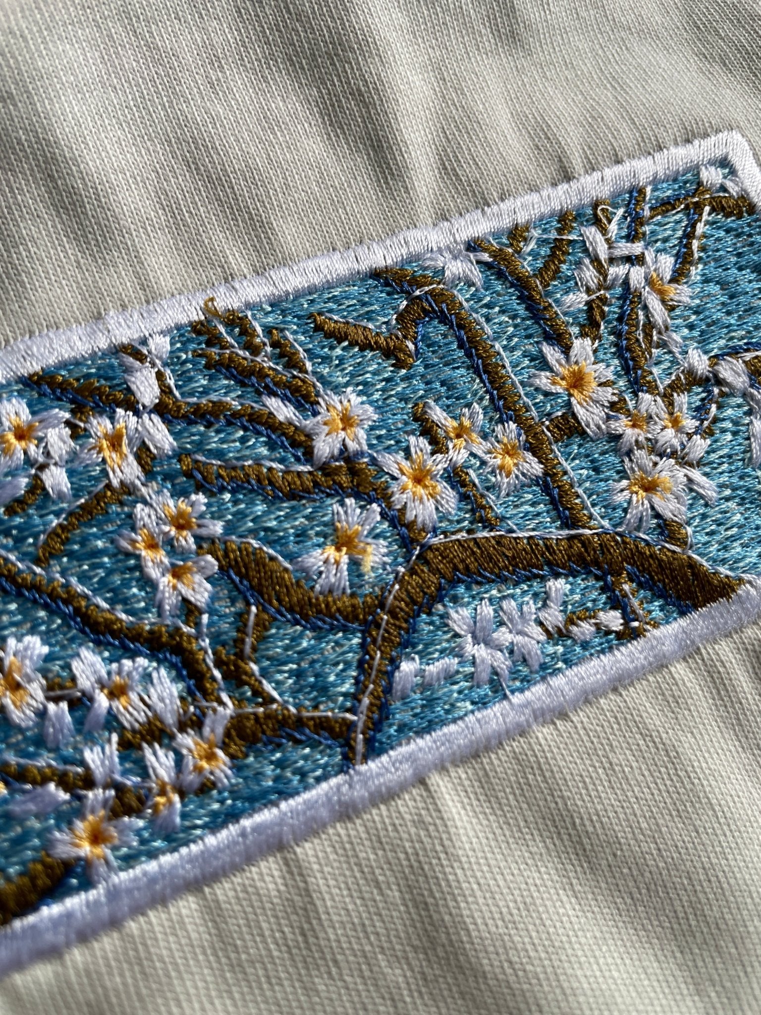 ALMOND BLOSSOM T - SHIRT - Sachistitch