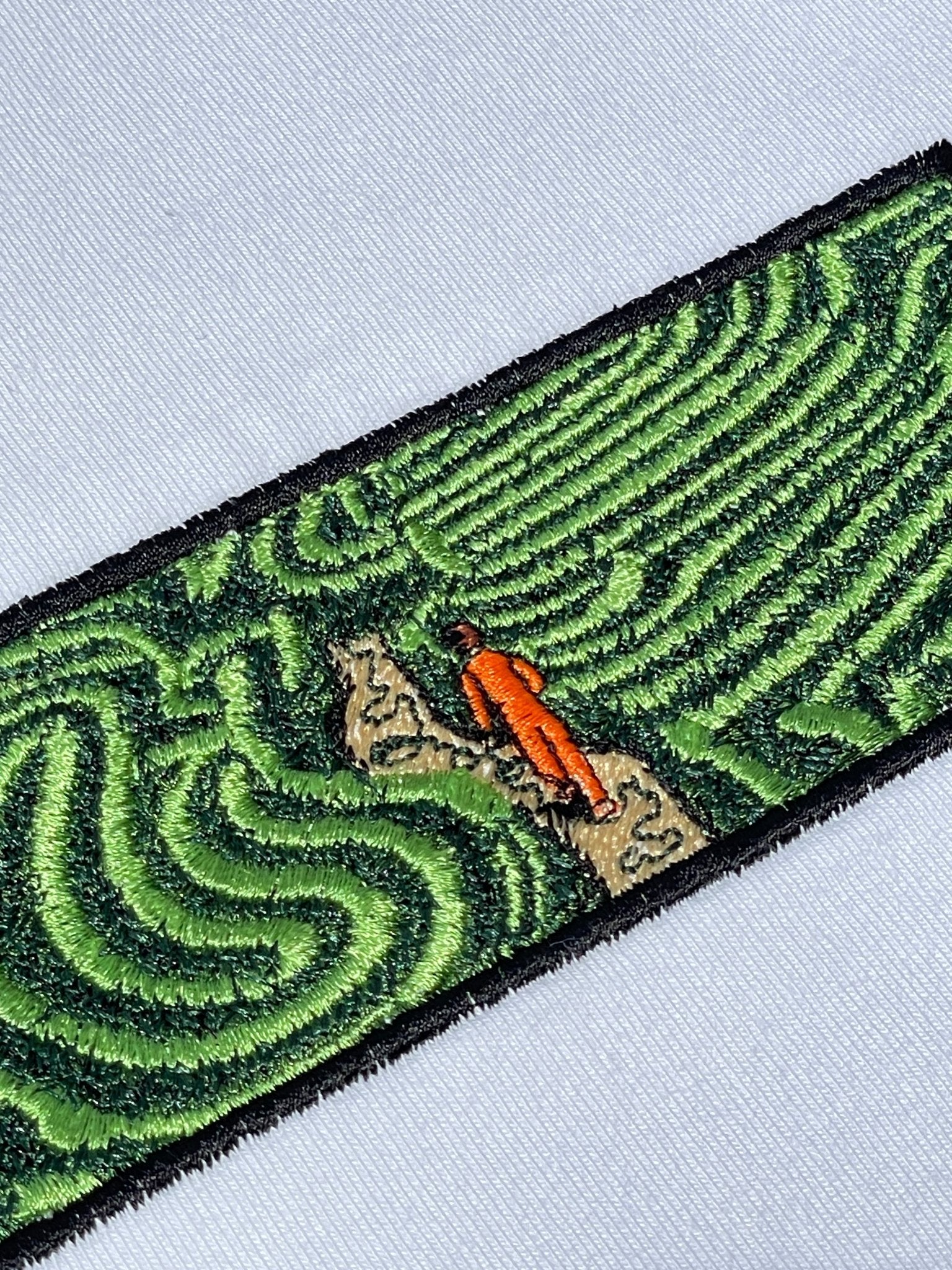 THROUGH THE MAZE T - SHIRT - Sachistitch