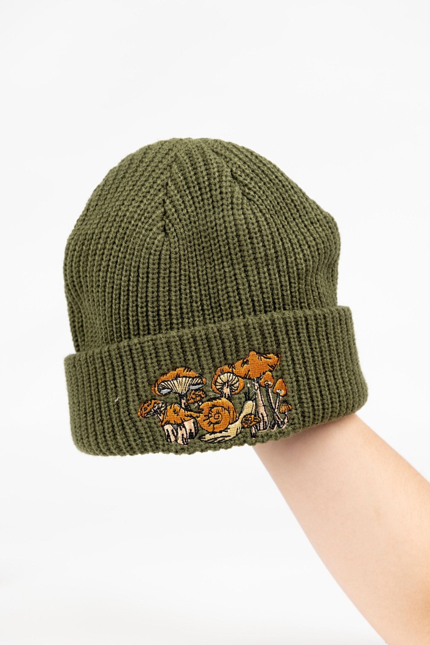 Mushroom snail beanie | army green - Sachistitch