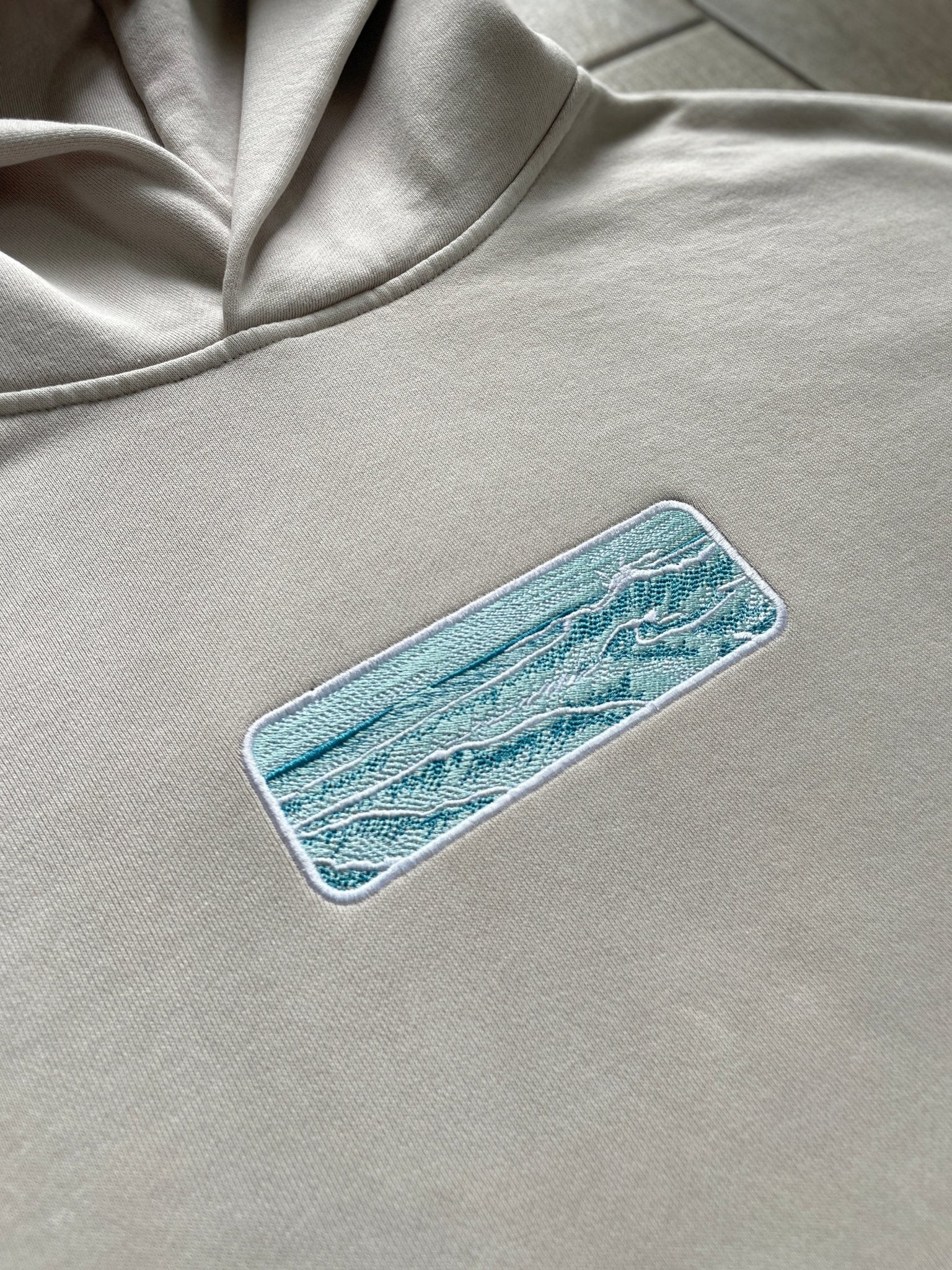 WAVES HOODIE - FADED SAND - Sachistitch